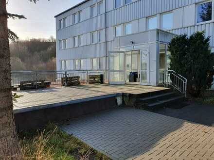 Großzügige Gewerbefläche für Lager/Produktion und Büros im Harz