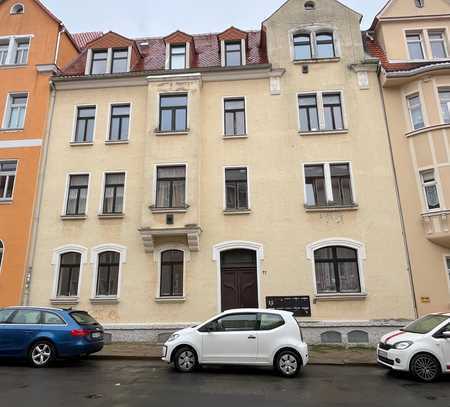 helle und großzügige Dachgeschoßwohnung in gepflegtem Mehrfamilienhaus in Freiberg zu vermieten