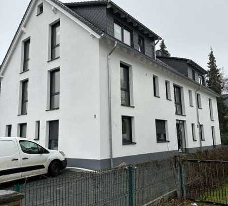 Neubau, schöne 3,5 Zimmer Wohnung mit Balkon