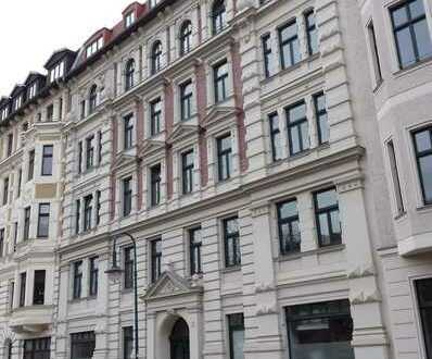 TOP 2 Zimmer Wohnung mit Balkon & Badewanne in ruhiger zentraler Altstadtlage am Hasselbachplatz