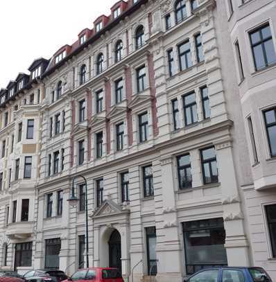 TOP 2 Zimmer Wohnung mit Balkon & Badewanne in ruhiger zentraler Altstadtlage am Hasselbachplatz