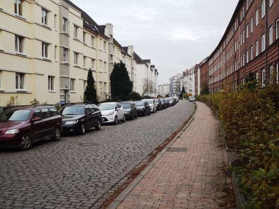 Vollmöblierte gemütliche Whg, mit Balkon, Internet und TV, ggf. 50er Roller für Stadtfahrten