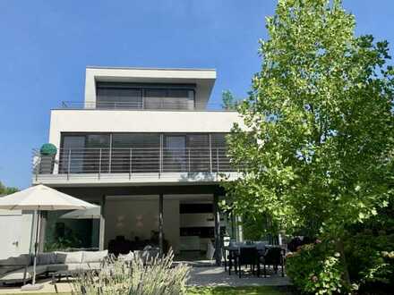 Exklusives Architektenhaus mit Garten, Balkon und Dachterrasse in Köln-Müngersdorf