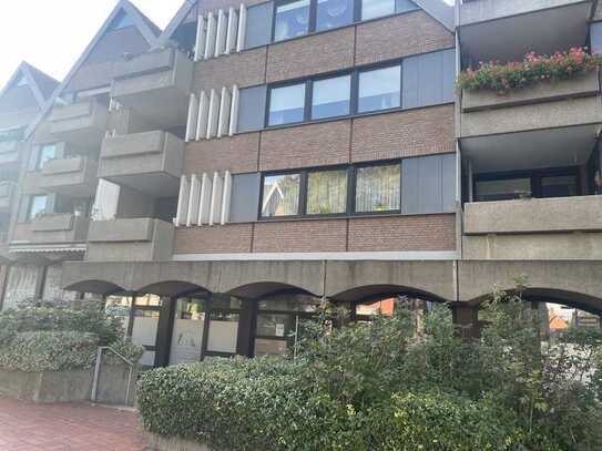 Stilvolle, vollständig renovierte 4-Zimmer-Wohnung mit Balkon und Einbauküche in Barsinghausen