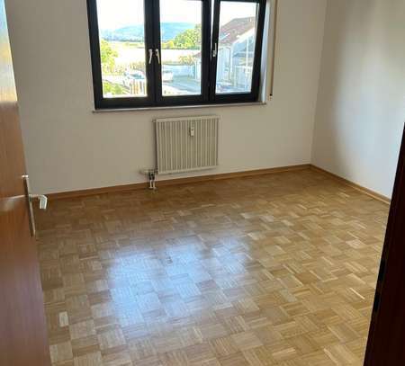 Ansprechende 4-Zimmer-Wohnung mit Loggia in Mannheim Friedrichsfeld