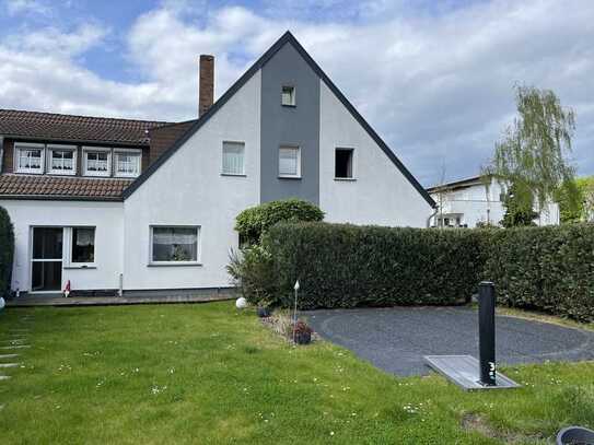 Geräumiges und modernisiertes Haus mit sechs Zimmern, Einbauküche und Einliegerwohnung in Koblenz