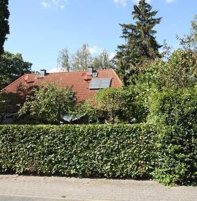 LAGE - LAGE - LAGE mitten im alten Ortskern! Moderne Doppelhaushälfte mit Carport.