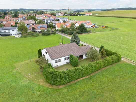 Idyllisch gelegenes Einfamilienhaus mit großem Potenzial