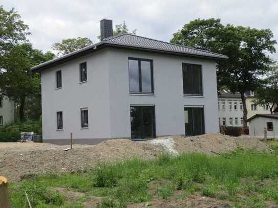 Attraktive Stadtvilla – 4 Zimmer – bezugsfertig (ohne EL i. Haus) Grdst. Markkleeberg inkl.