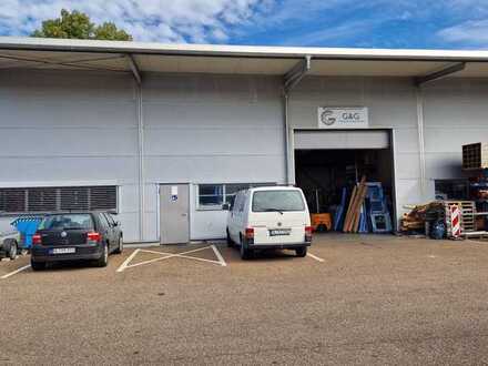 Lager-/Produktionhalle mit Büro