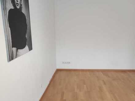 RESERVIERT Individuelle schöne 2-Zimmer-Wohnung*S-Bahn-Nähe*Ideals als Starterwohnung*VB*