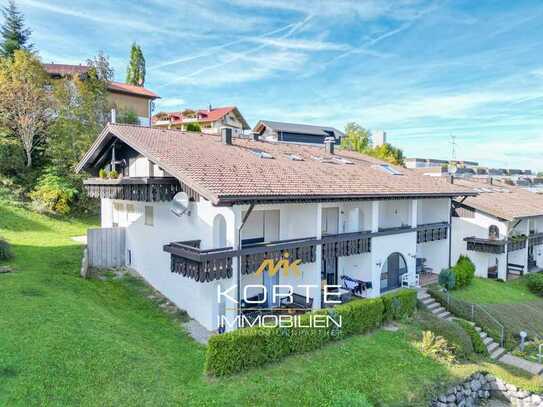 Gepflegte 3-Zimmer Dachgeschosswohnung mit Hochgrat-Blick 
 und Kaminofen in Oberreute im Allgäu