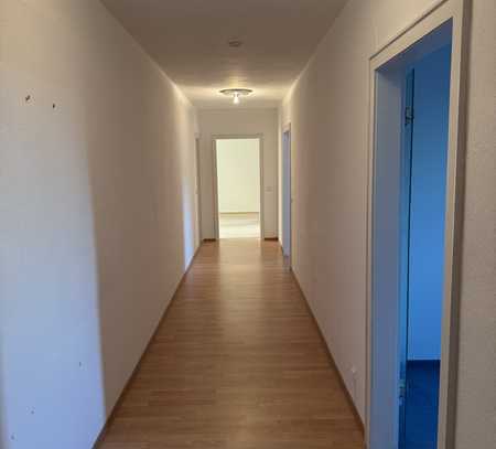 Attraktive 4-Zimmer-Wohnung mit Balkon und Garage in Burgdorf Weststadt - ohne Makler!