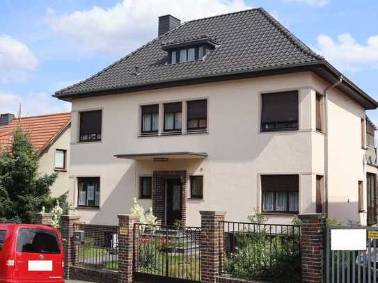 Stadtvilla mit Bauhauscharme, Weitblick und viel Platz für Familie und/oder Arbeit