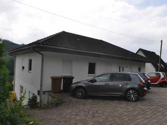 Hilchenbach, modernes Wohnhaus Bj. 2005/ 126m²/56m²/56m² in sonniger Aussichtslage !