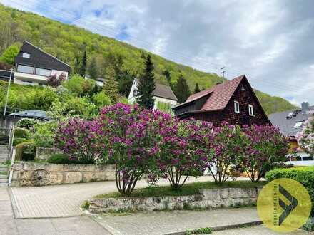 wunderschönes EFH mit tollem Garten und 3 Garagen in toller Lage