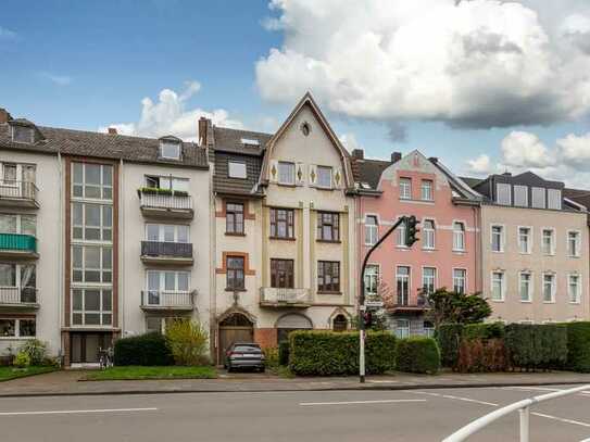 Vollvermietetes Mehrfamilienhaus mit besonderer Dachgeschosswohnung in Krefeld!