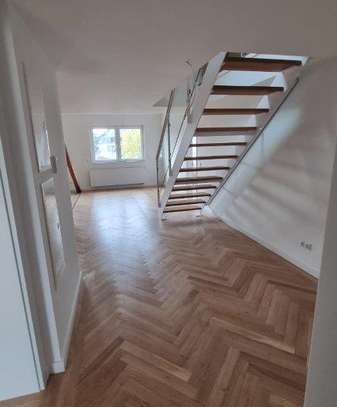 ### LEBEN AM WOOG! STILVOLL SANIERTE ALTBAU-MAISONETTEWOHNUNG ###