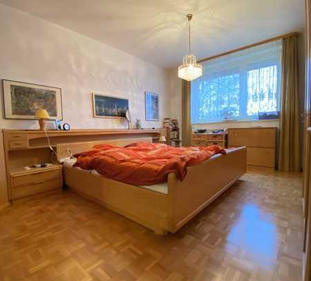 Geräumige 2-Zimmer-Wohnung - ideal für Singles oder Paare mit Pflegemöglichkeit direkt zuhause