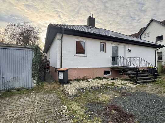 RUDNICK bietet LAGE, LAGE, LAGE: großzügiger Bungalow in zentraler Lage von Wunstorf