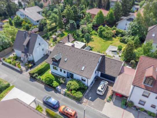 Charmantes 1-2 Familienhaus mit viel Platz und großem Garten in Bestlage von Zirndorf - Weiherhof