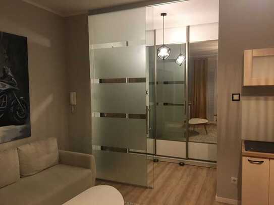 Exklusive 1-Zimmer-Wohnung mit Einbauküche in Teltow