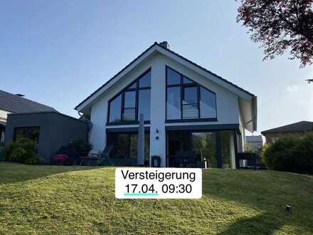 17.4.24 Versteigerung exklusiver Villa & Potenzialflächen für Häuserbau auf einmaligen Grundstücken