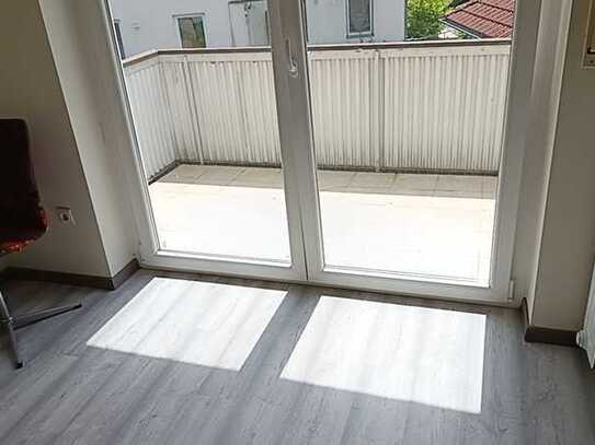 Schöne 3-Zimmer-Wohnung mit Balkon und Einbauküche in Neuendettelsau