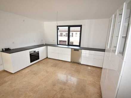 **ERSTBEZUG-NEUBAU**5,5-Zimmer-Reihenhaus mit Terrasse, Doppelgarage**