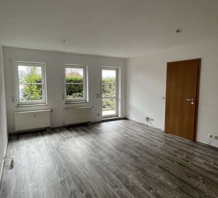 Helle 2-Zimmer-Erdgeschosswohnung mit Terrasse, TG und EBK in Winnenden