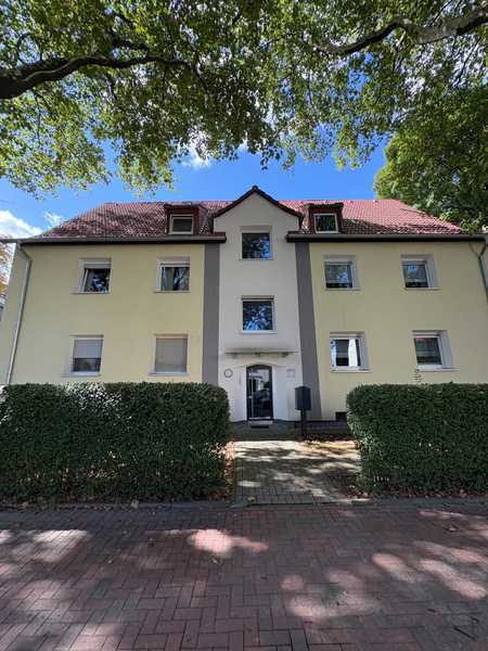 Wohnen mit Charakter – 2,5-Zimmer-Dachgeschosswohnung zum Wohlfühlen