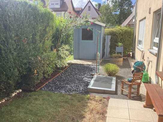 Moderne, neuwertige 2,5-Zimmer-Hochparterre-Wohnung mit Garten und EBK in Möglingen