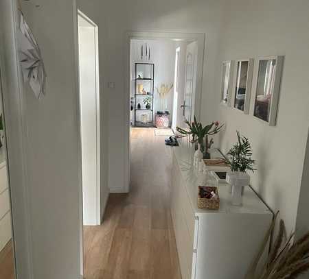 Demnächst frei: Modernisierte 3,5 Z. -Wohnung mit Balkon in Hildesheim-Neustadt