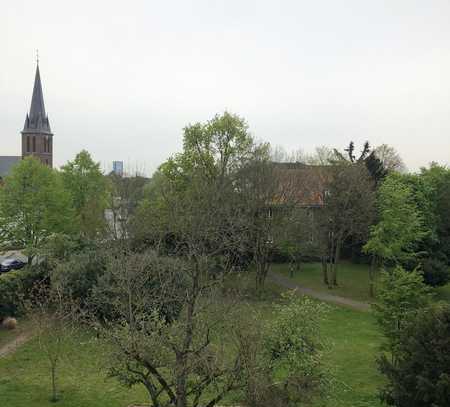 Freundliche 3-Raum-Wohnung mit EBK und Balkon in Düsseldorf