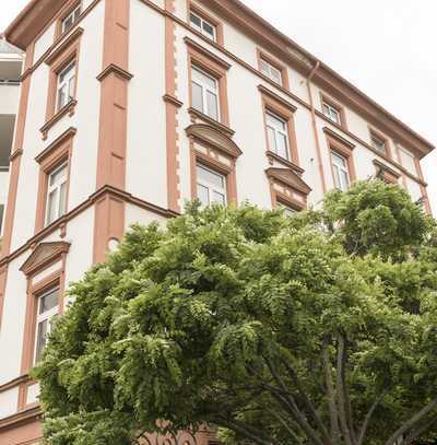 Maisonette-Penthouse mit Skyline-Blick, privatem Lift,TG-Stellplatz in denkmalgeschützten Stilaltbau