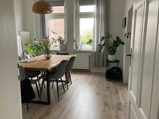 Helle 3,5 Zimmer Wohnung in zentraler Lage, WG geeignet