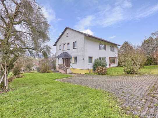 Handwerker aufgepasst: Ärmel hoch und angepackt. Dieses Haus in Waldbrunn hat Potential!