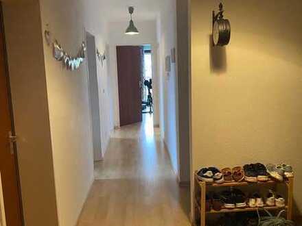 Gepflegte 4-Zimmer-Wohnung mit Einbauküche in Kandel