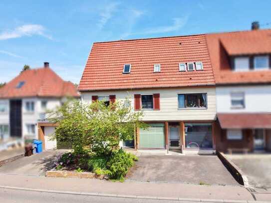 Massivgebautes Einfamilienhaus mit Garage auf 467 m² großem Grundstück mit Garten