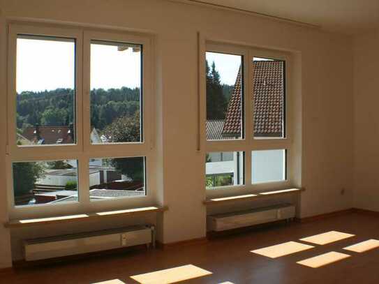 Attraktive 3-Zimmer-Wohnung mit gehobener Innenausstattung mit Balkon in aystetten