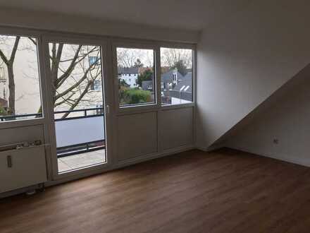 Schöne Dachgeschoßwohung mit Balkon