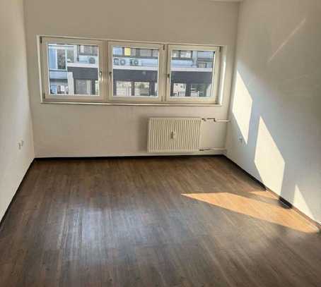 Helle 2-Zimmer-DG-Wohnung, 59 m² im 2. OG in Dinslaken, Nähe Stadtpark