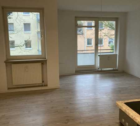 Schöne 1,5-Zimmer-Wohnung mit EBK in Hamburg Hoheluft-Ost