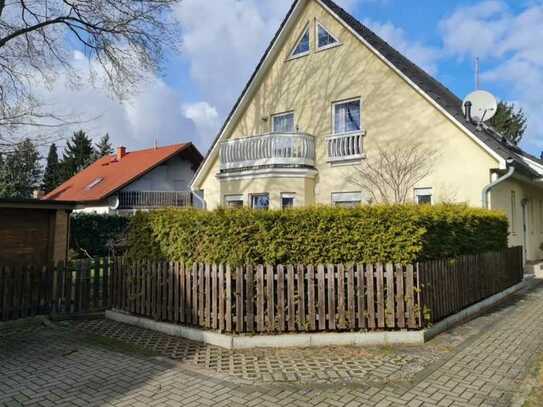 Sehr schöne 
Doppelhaushälfte

in Kaulsdorf-Süd