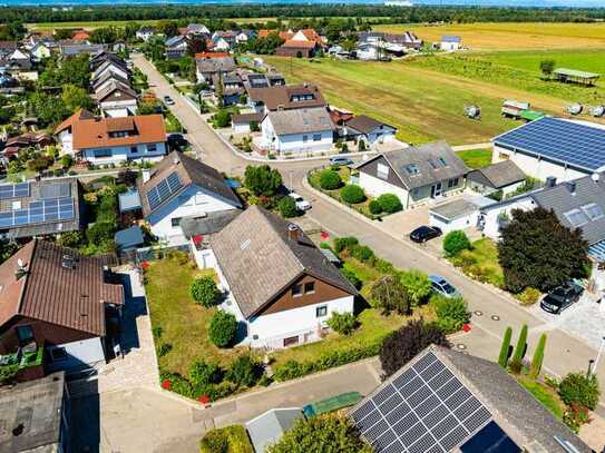 Freistehendes Einfamilienhaus in Toplage im Dreiländer-Eck mit großem Garten, ruhig