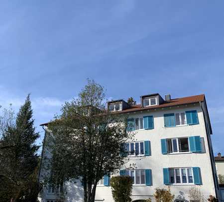 helle 4-Zimmer-DG-Wohnung in Tutzing mit Einbauküche und Seeblick