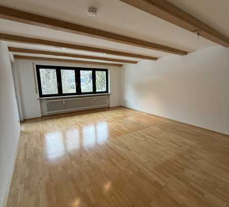 98 m² Wohnfläche + 170 m² Garten. Traumhafte 3-Zimmer-Wohnung