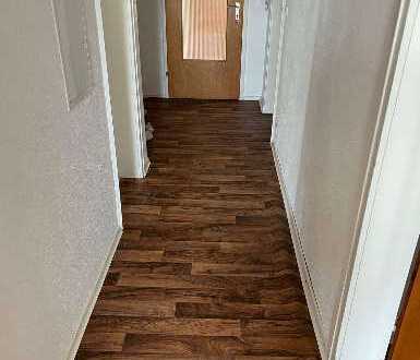 Schöne Dachgeschosswohnung mit zwei Räumen und Einbauküche in Dornstadt Tomerdingen