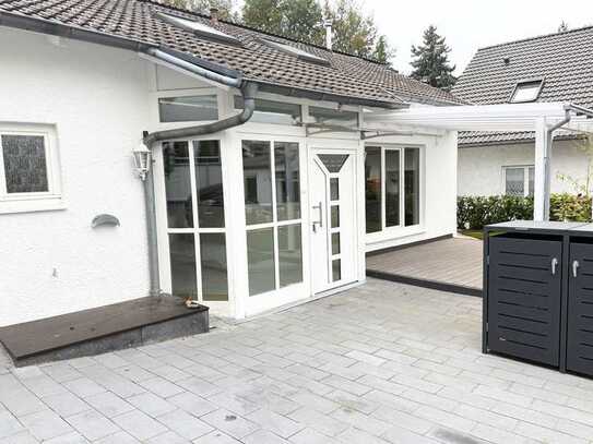 STILVOLLE HARMONIE - Einfamilienhaus mit großzügiger Aufteilung, EBK, Terrasse im Zentrum von Langen