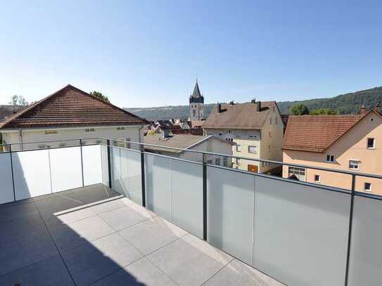 Schöne Dachgeschosswohnung mit Südbalkon und Klimaanlage!